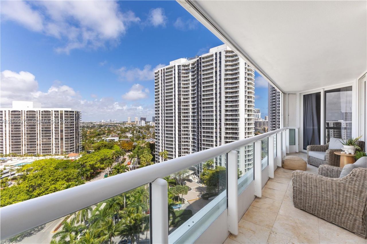 21055 Yacht Club Dr , Unit 1707, Aventura, FL 33180 Photo
