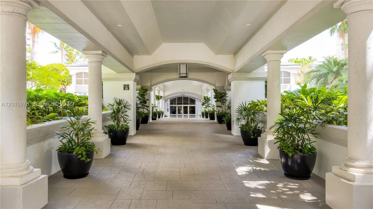 21055 Yacht Club Dr , Unit 1707, Aventura, FL 33180 Photo