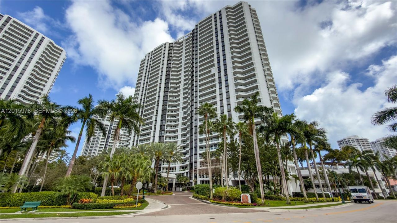 21055 Yacht Club Dr , Unit 1707, Aventura, FL 33180 Photo