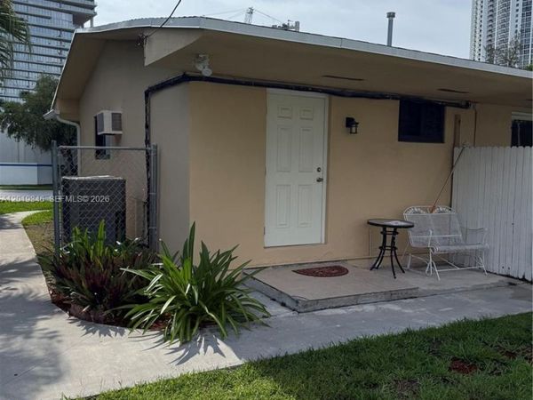 18510 Atlantic Blvd , Sunny Isles Beach, FL 33160