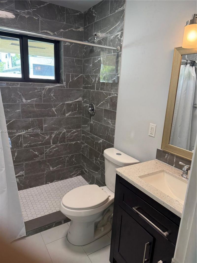 18510 Atlantic Blvd , Sunny Isles Beach, FL 33160 Photo