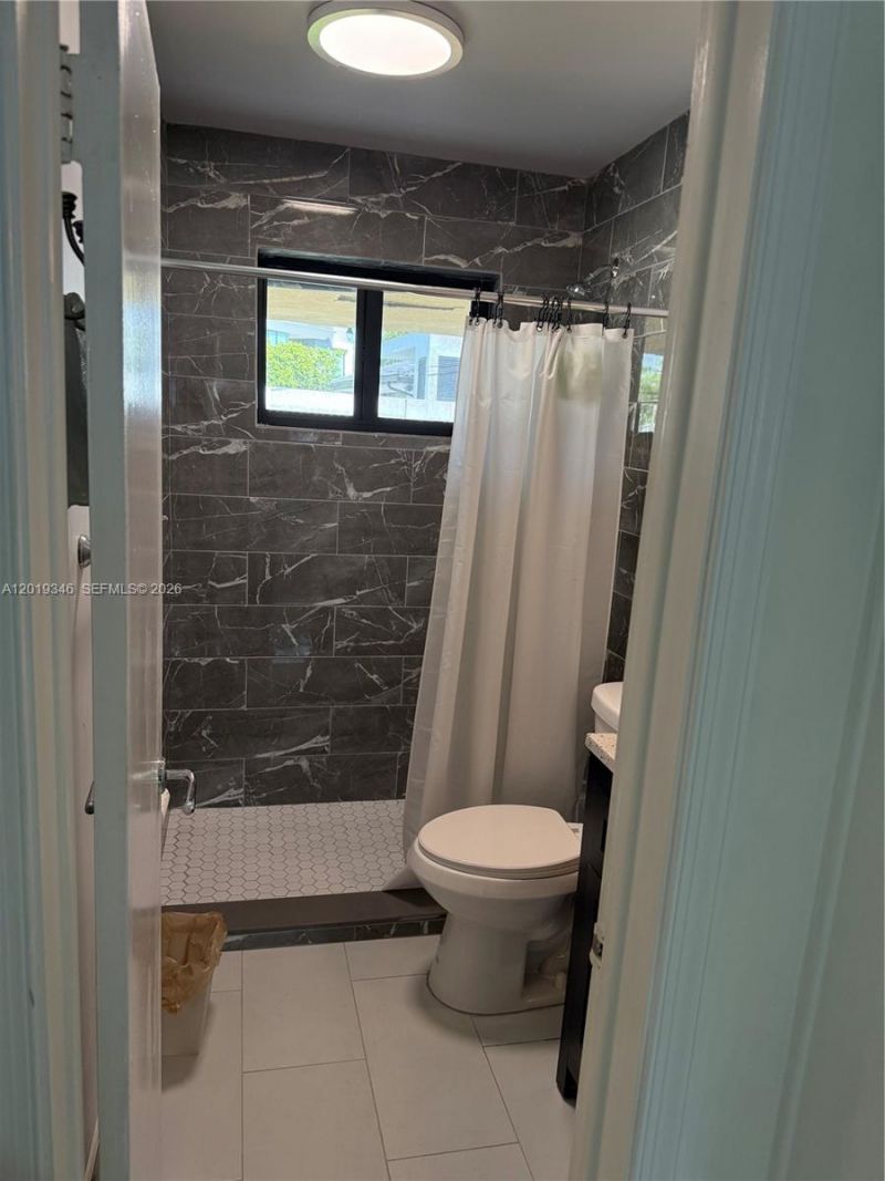 18510 Atlantic Blvd , Sunny Isles Beach, FL 33160 Photo