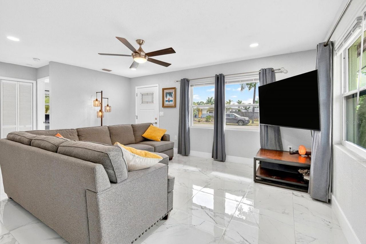 916 Pattison Avenue , Sarasota, FL 34237 Photo