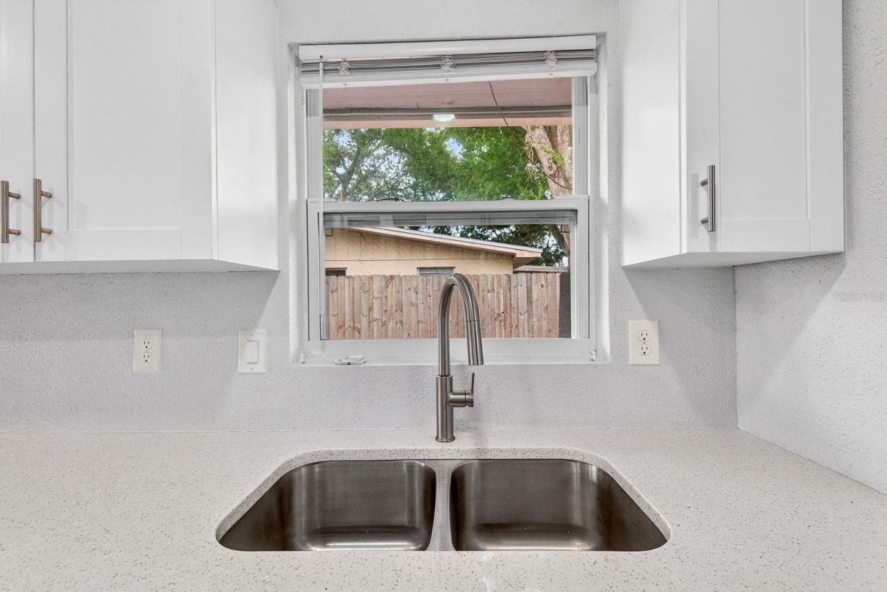 916 Pattison Avenue , Sarasota, FL 34237 Photo