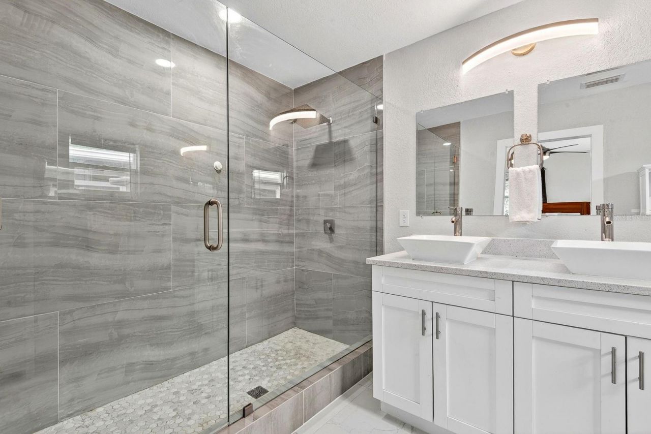 916 Pattison Avenue , Sarasota, FL 34237 Photo