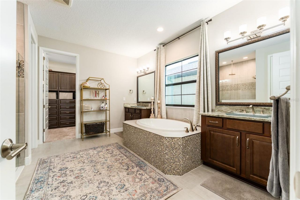 14610 Red Castle Ave, Lithia, FL 33547 Photo