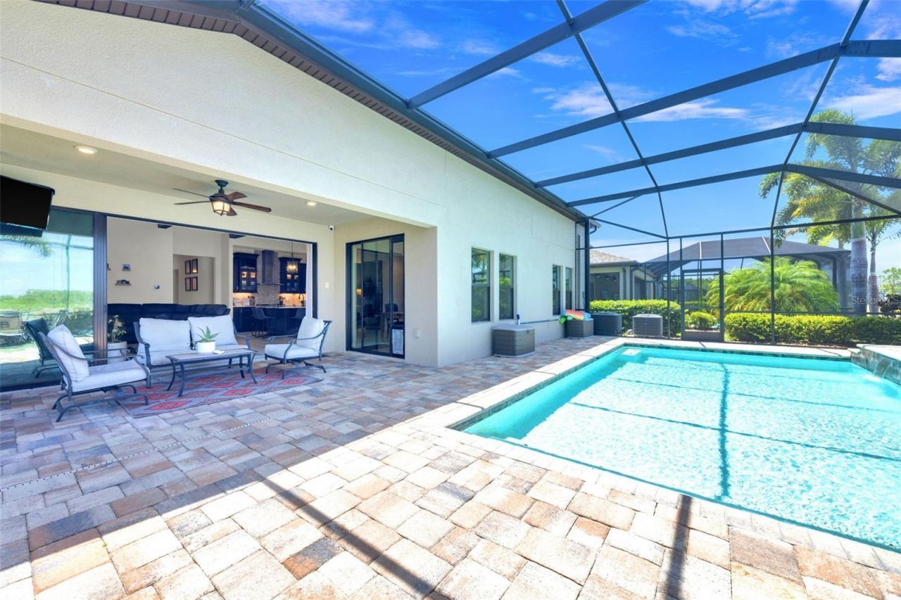 14610 Red Castle Ave, Lithia, FL 33547 Photo