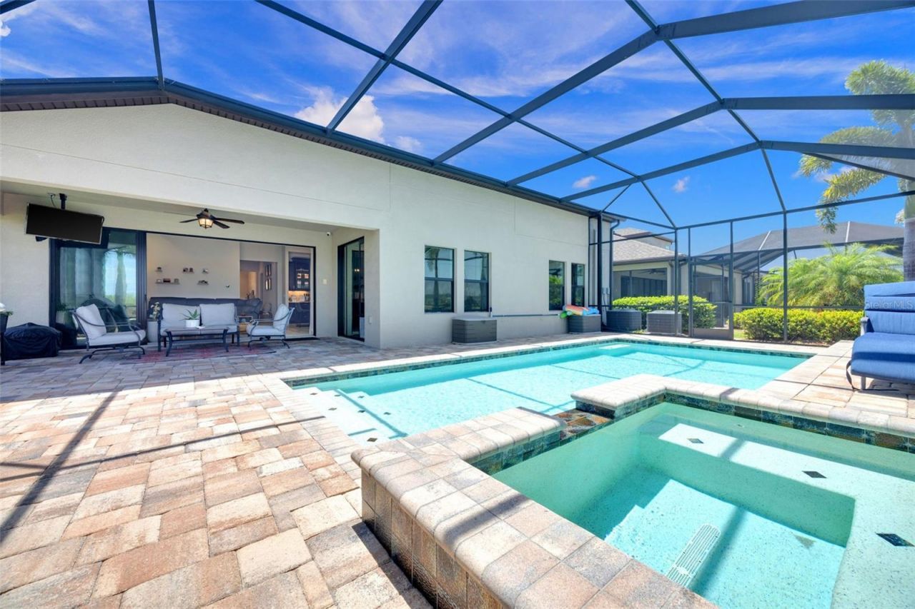 14610 Red Castle Ave, Lithia, FL 33547 Photo