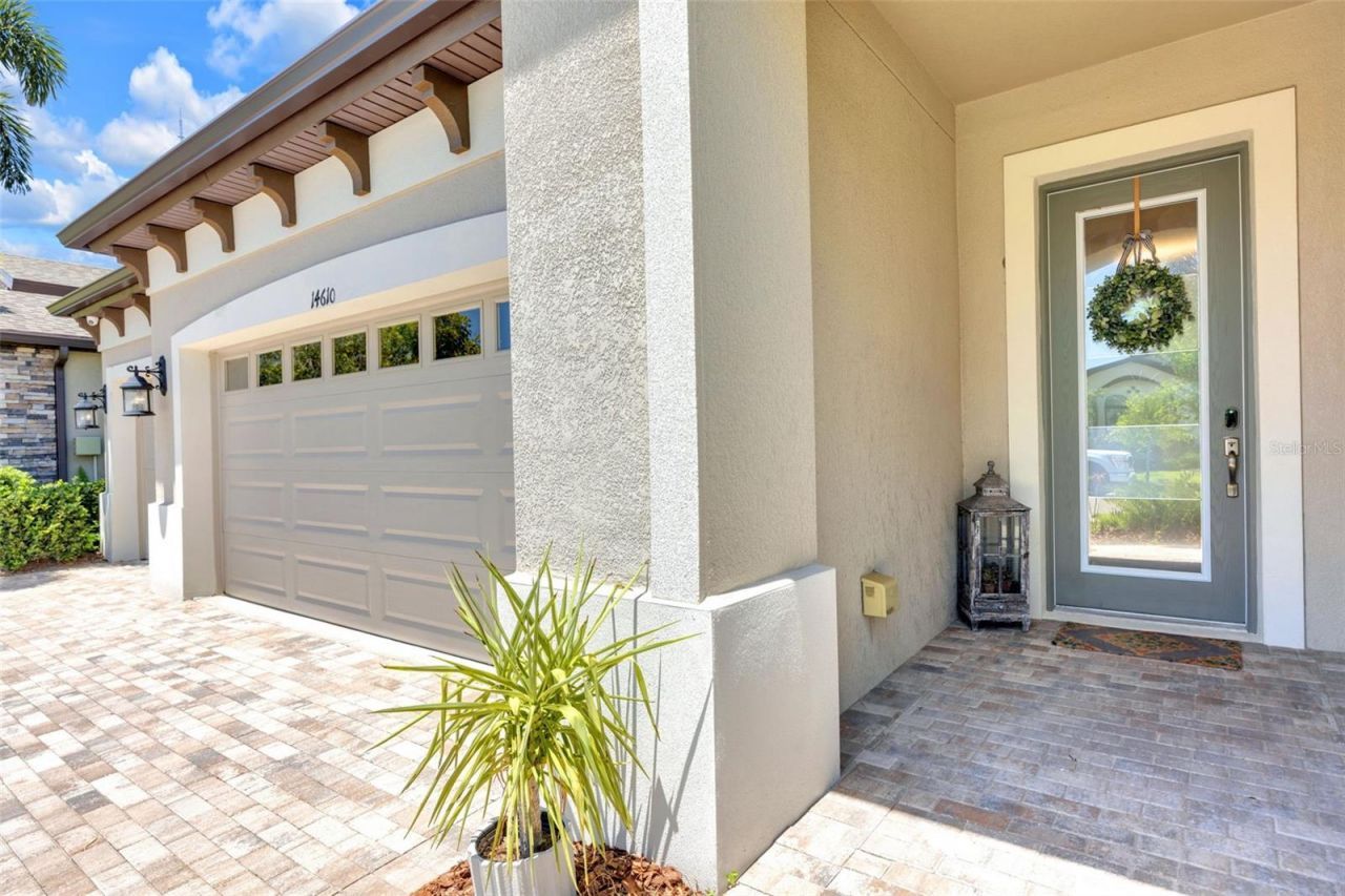 14610 Red Castle Ave, Lithia, FL 33547 Photo