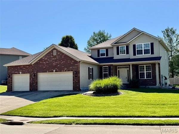 2002 Butler Boulevard , Edwardsville, IL 62025