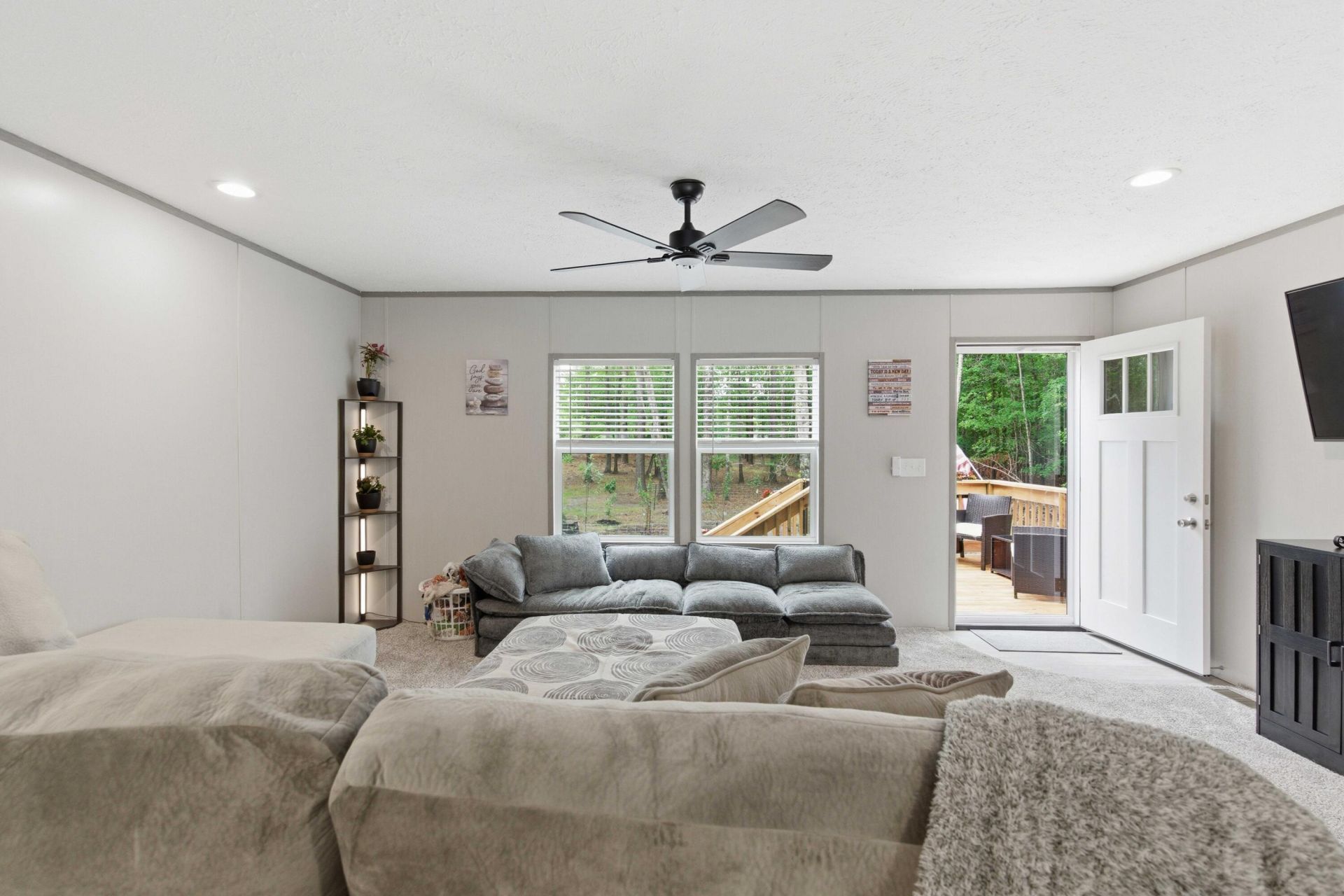 1207 Edmonds Way Photo 12