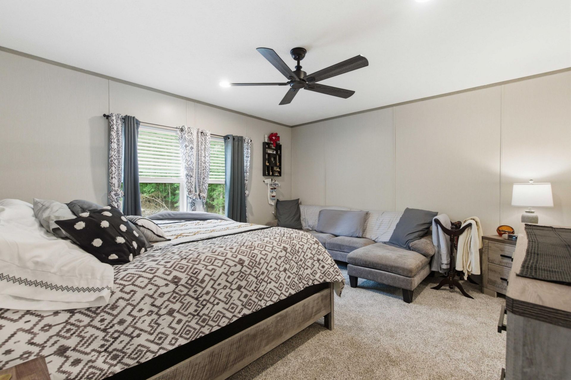 1207 Edmonds Way Photo 16