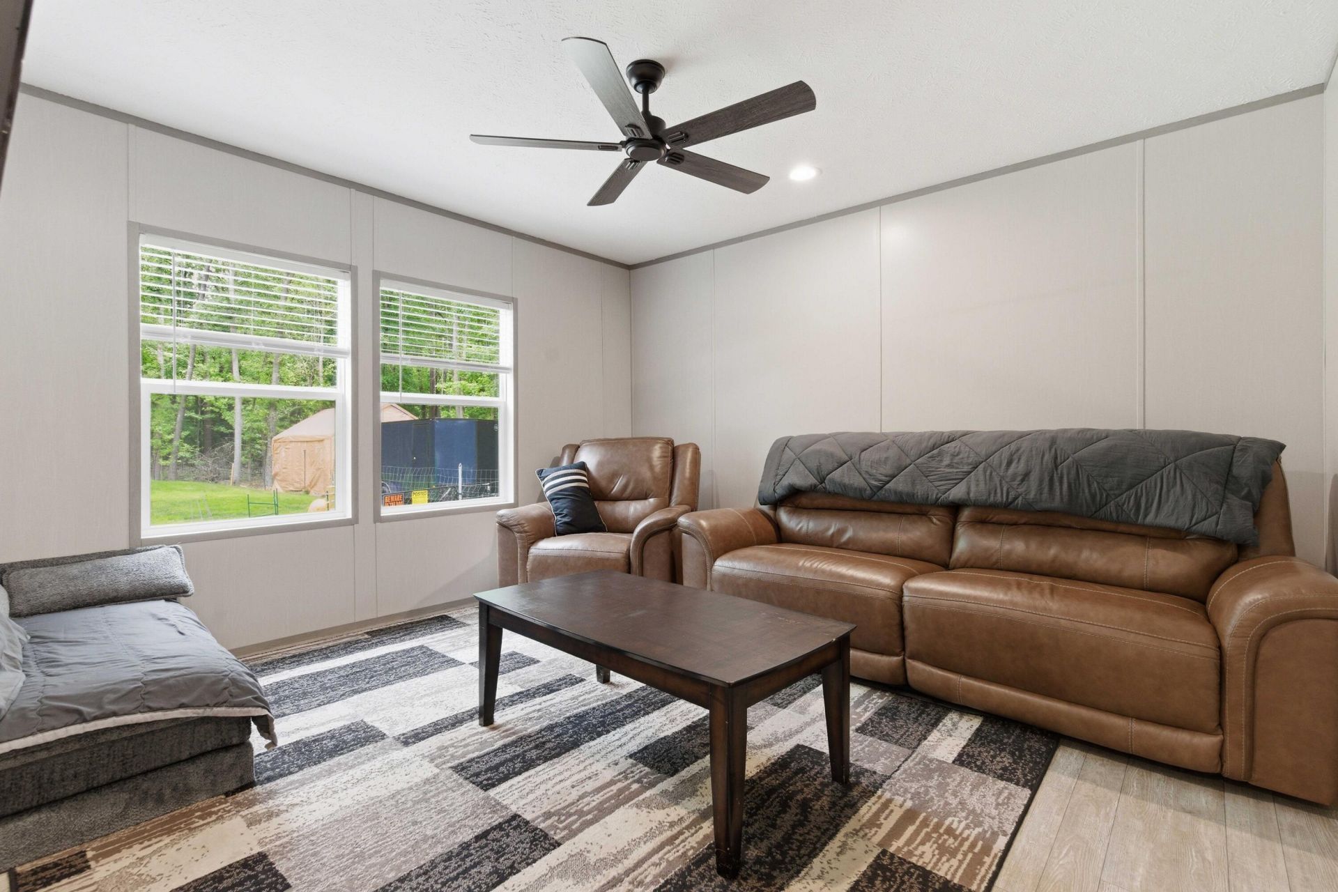 1207 Edmonds Way Photo 27