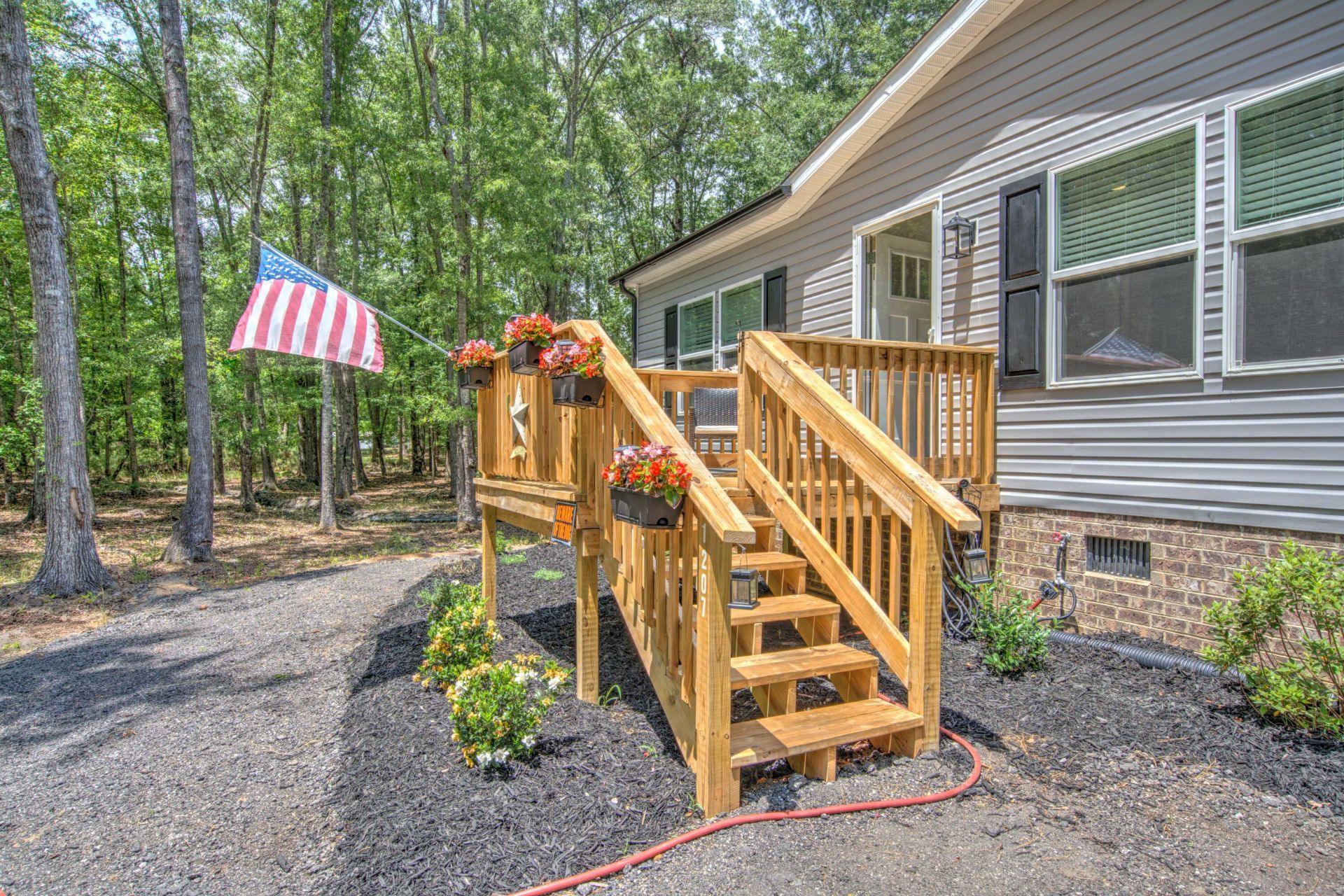 1207 Edmonds Way Photo 5