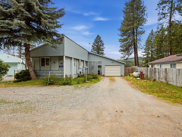 303 Woodard Ave, Newport, WA 99156