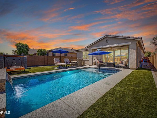 725 E LIBERTY Lane, Gilbert, AZ 85296
