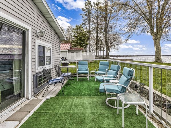 7709 E Houghton Lake Drive, Houghton Lake, MI 48629