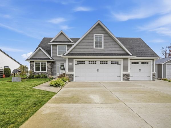 4868 W Houghton Lake Drive, Houghton Lake, MI 48629