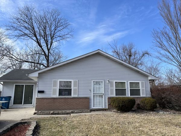 1946 Beacon Court , Chicago Heights, IL 60411