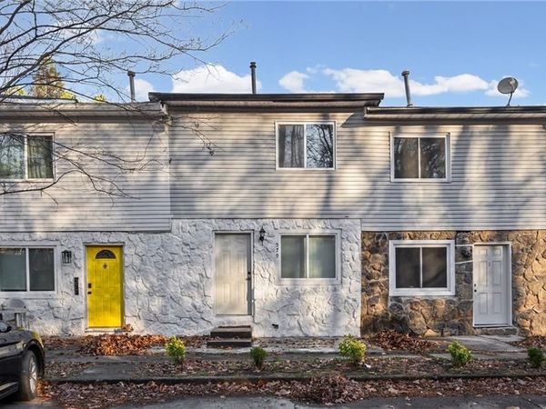 579 Northridge Crossing Drive, Atlanta, GA 30350