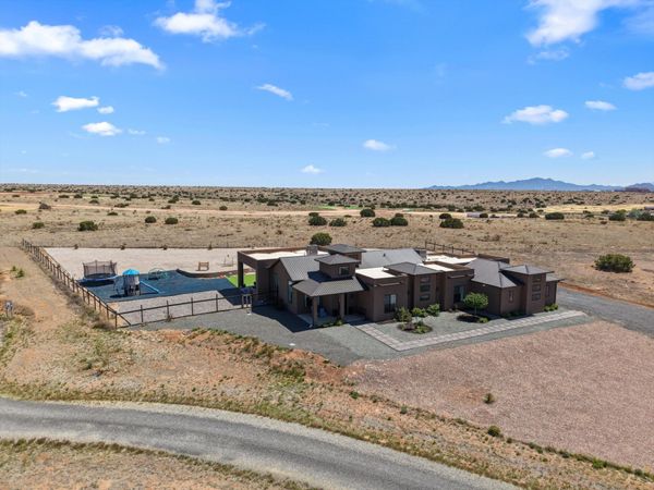 10 E Serena Lane, Santa Fe, NM 87508