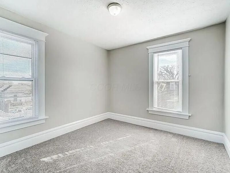94 N Oakley Avenue, Columbus, OH 43204 Photo 8