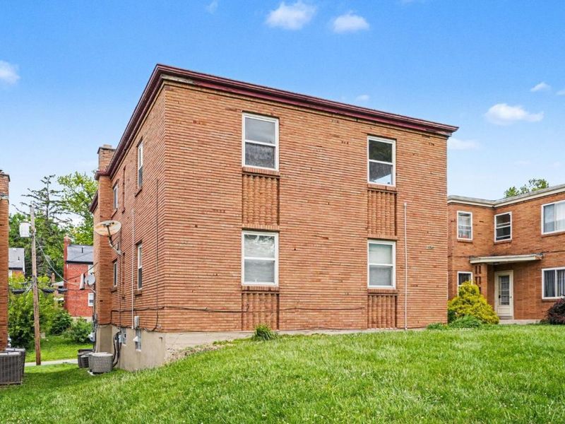 2370 Losantiville Avenue, Cincinnati, OH 45237 Photo 2