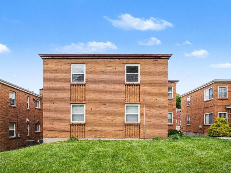 2370 Losantiville Avenue, Cincinnati, OH 45237 Photo 3