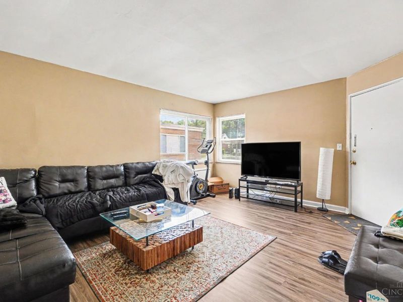 2370 Losantiville Avenue, Cincinnati, OH 45237 Photo 5