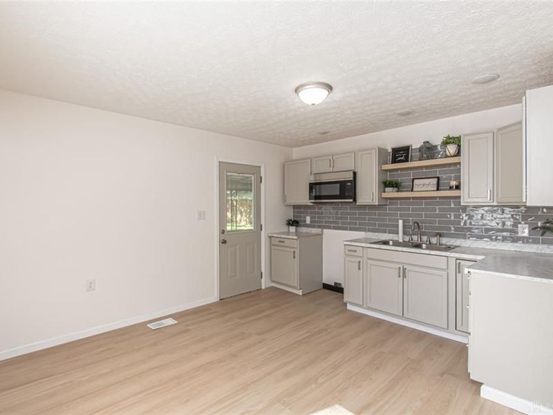 1361 Kylemore Drive, Xenia, OH 45385 Photo 8