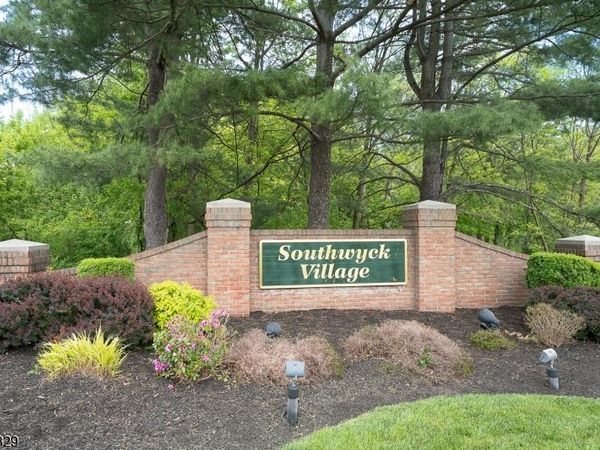 41 Wareham Court, Scotch Plains, NJ 07076