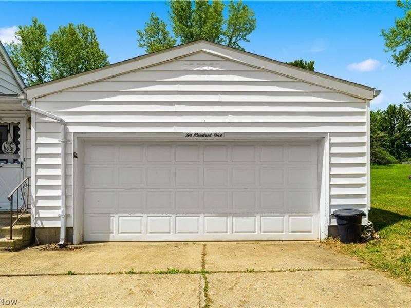 201 Menegay Road, Louisville, OH 44641 Photo 2