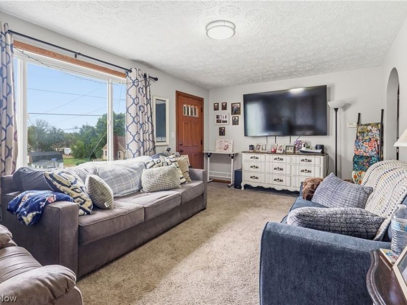 201 Menegay Road, Louisville, OH 44641 Photo 7