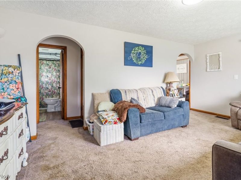 201 Menegay Road, Louisville, OH 44641 Photo 8