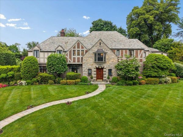 263 Corona Avenue, Pelham, NY 10803