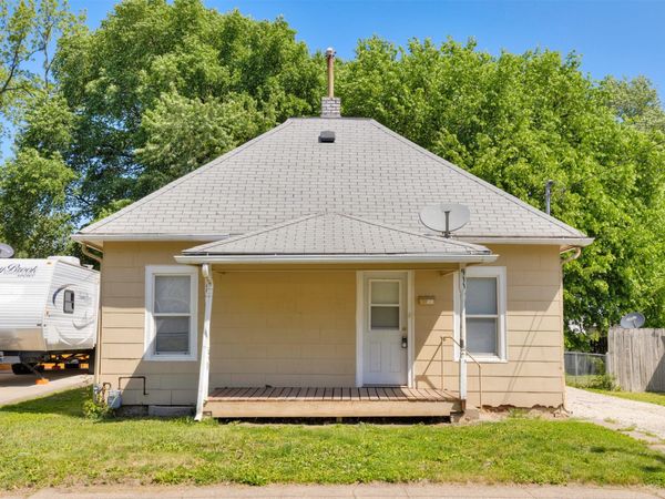 911 Leland Avenue, Des Moines, IA 50315