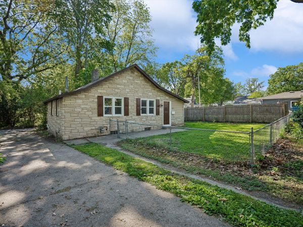 3927 11th Street, Des Moines, IA 50313