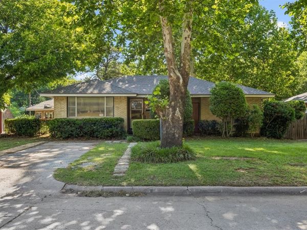 8 Burk Way, Del City, OK 73115