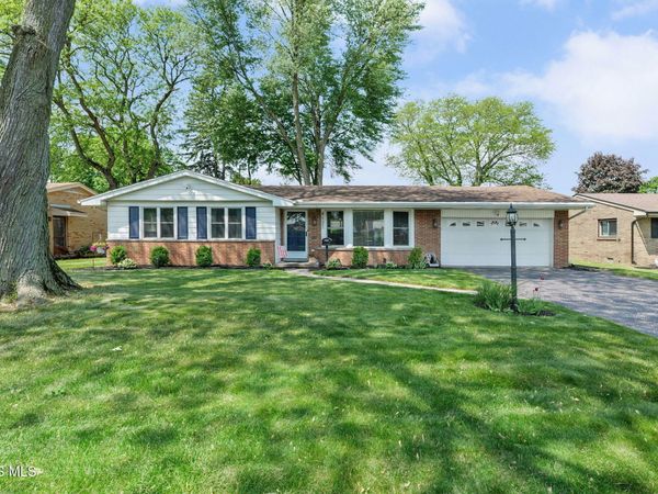 4121 Garden Estates Drive, Toledo, OH 43623