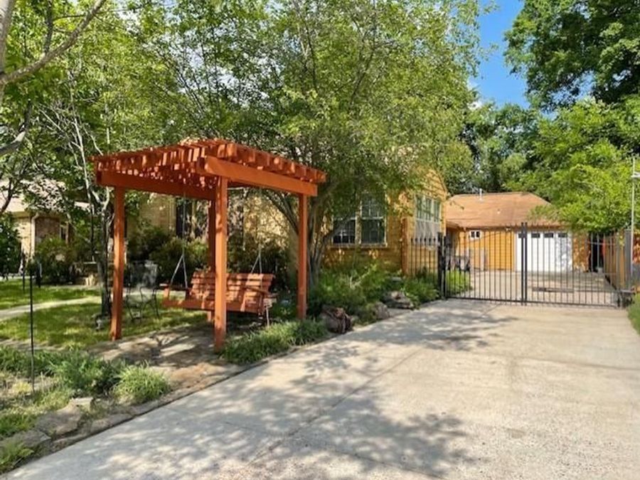 Property Image 4