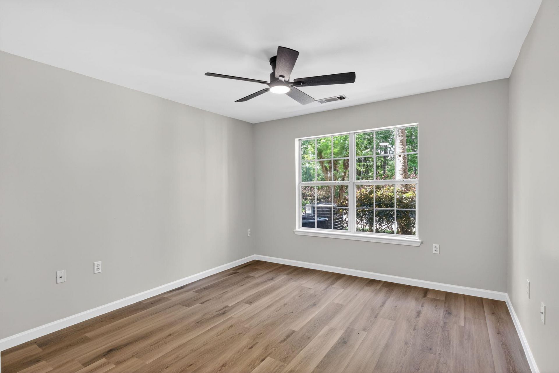 50 Pebble Beach Cove Photo 17