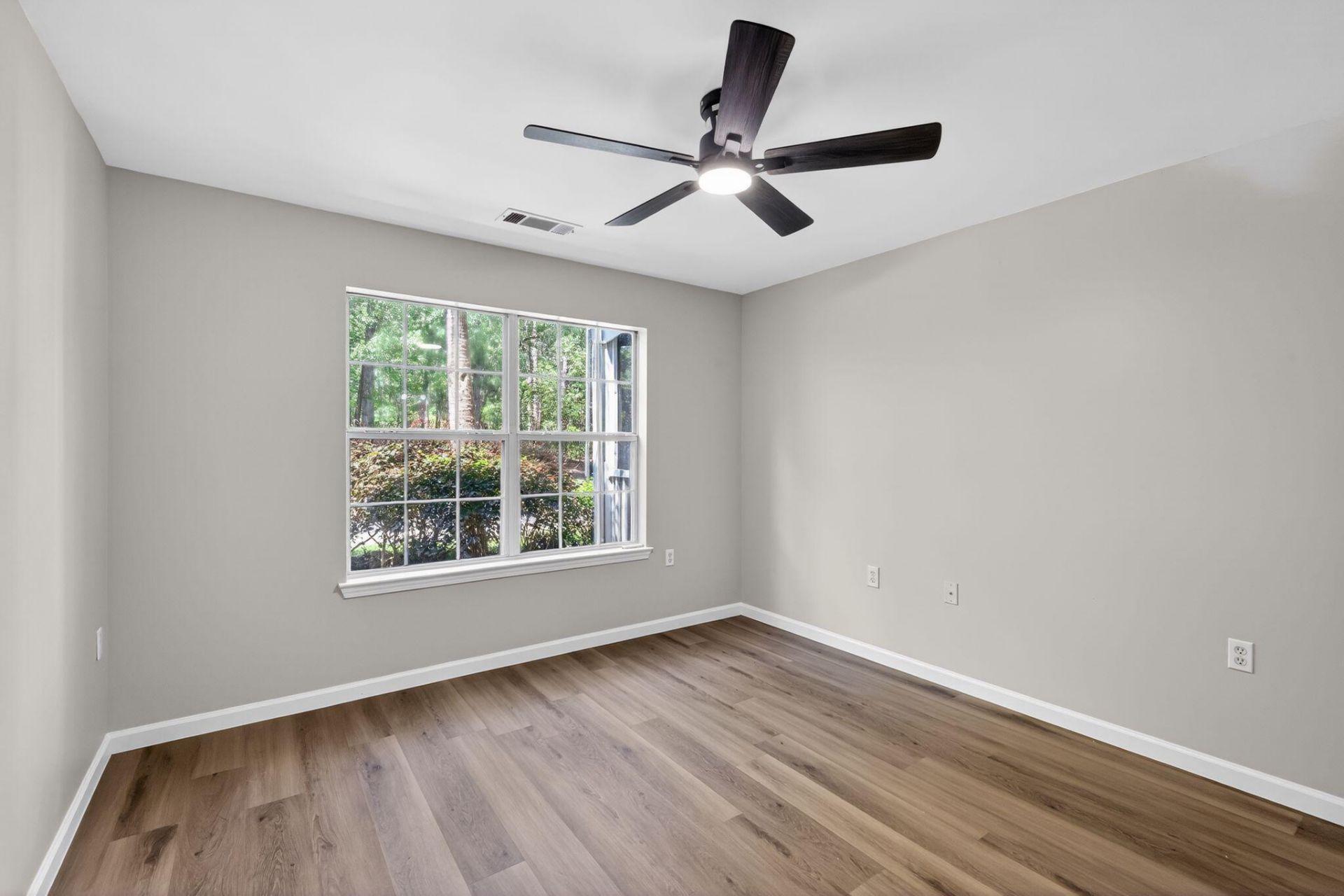50 Pebble Beach Cove Photo 18