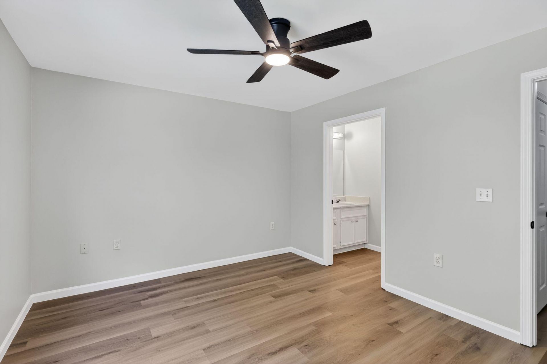 50 Pebble Beach Cove Photo 22