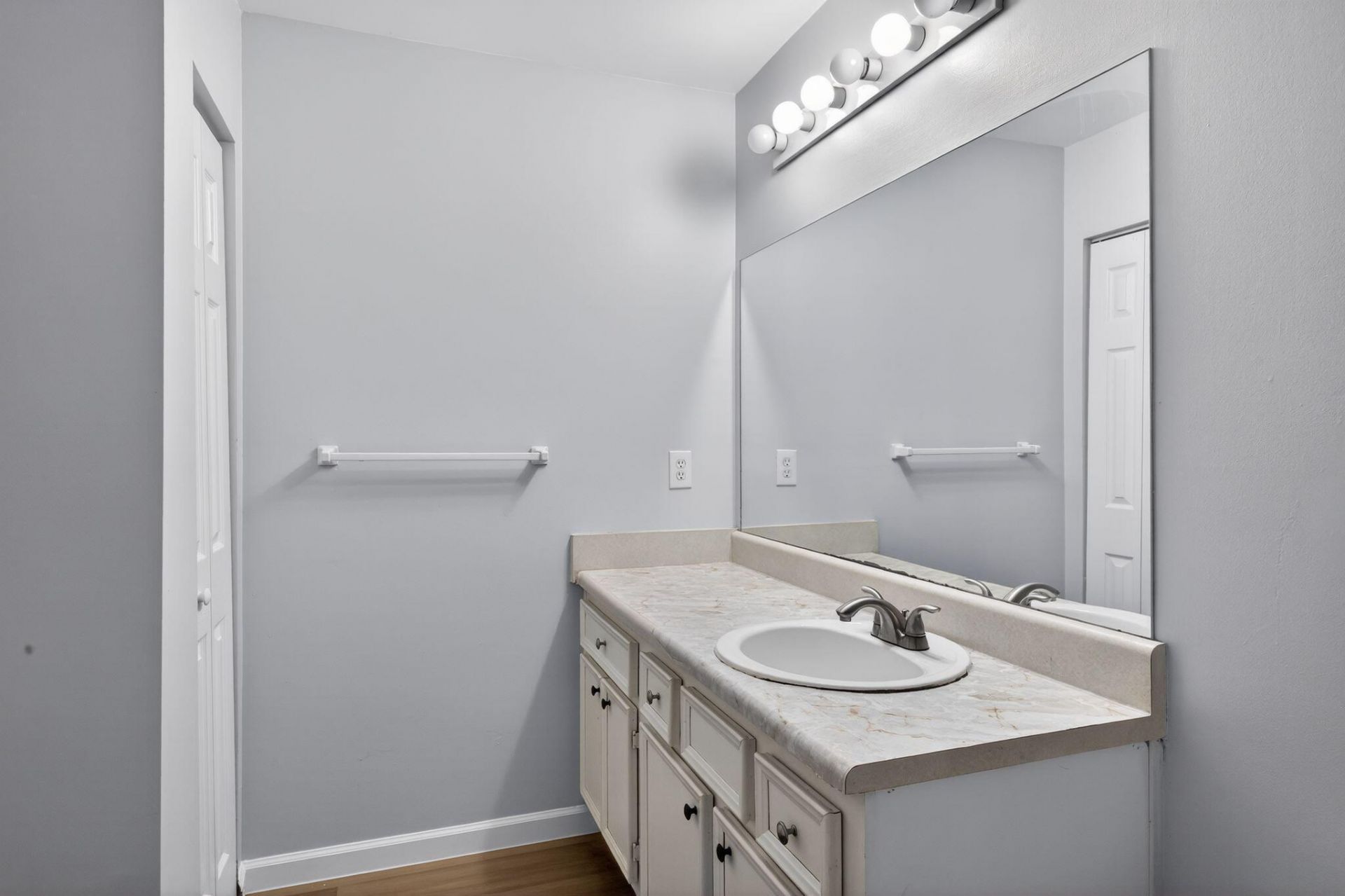 50 Pebble Beach Cove Photo 27