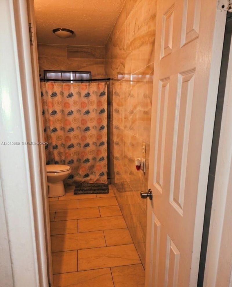 571 NE 172nd St , North Miami Beach, FL 33162 Photo
