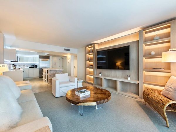 102 24th St , Unit 1012, Miami Beach, FL 33139