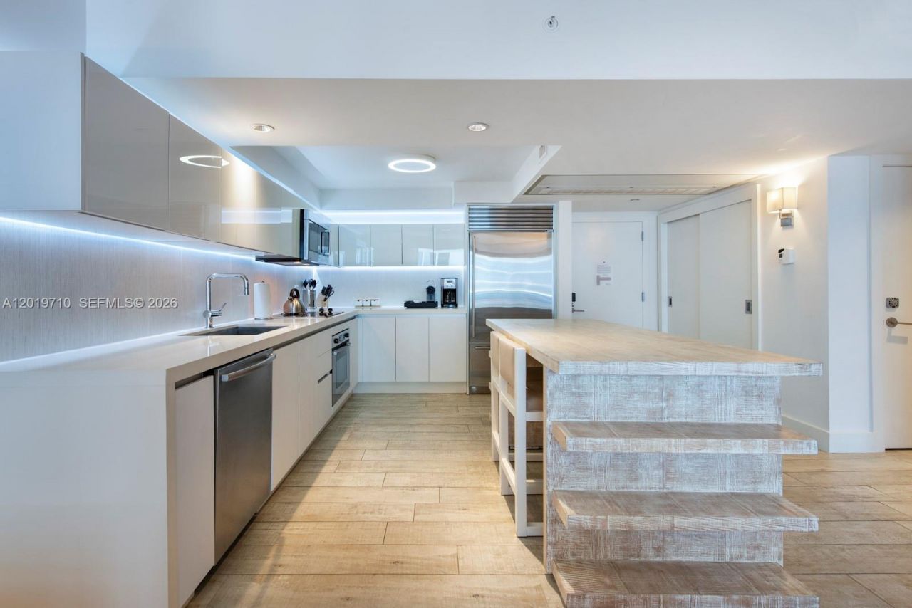 102 24th St , Unit 1012, Miami Beach, FL 33139 Photo