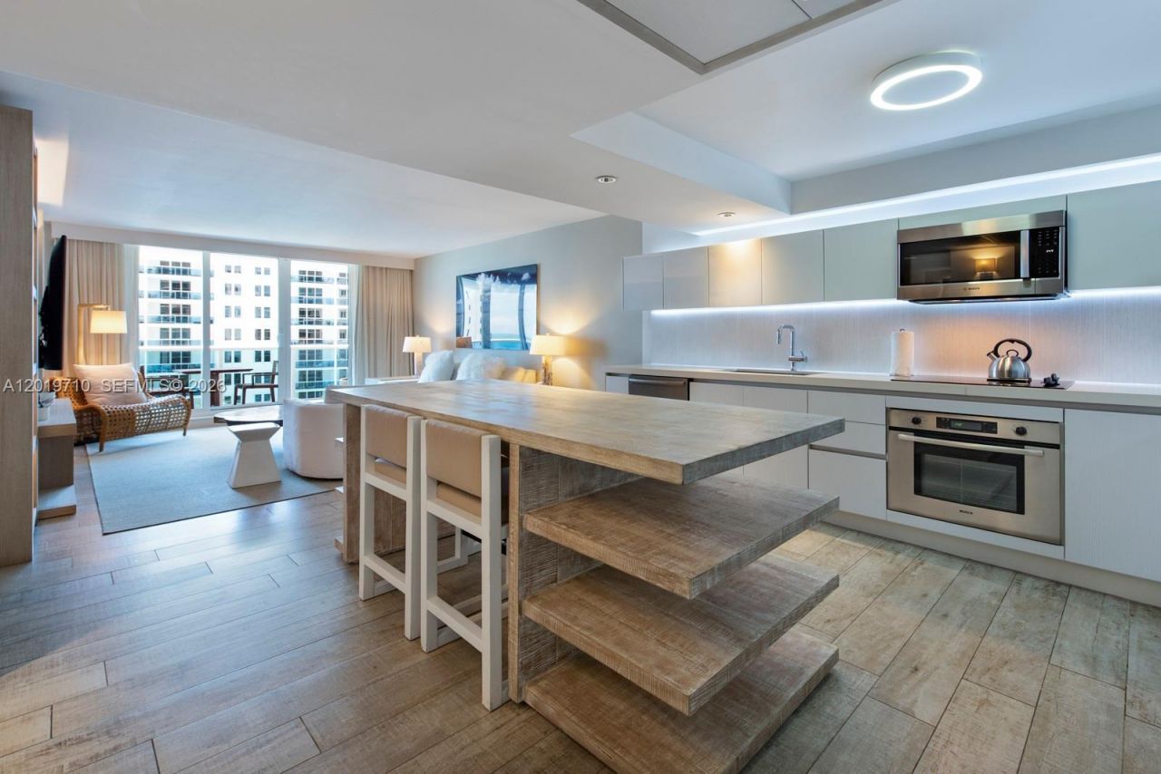 102 24th St , Unit 1012, Miami Beach, FL 33139 Photo