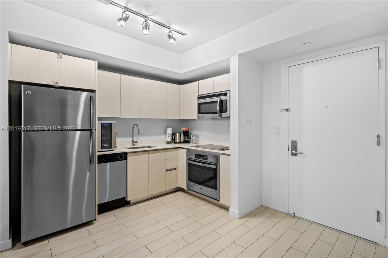 2602 E Hallandale Beach Blvd, Unit R703, Hallandale Beach, FL 33009 Photo