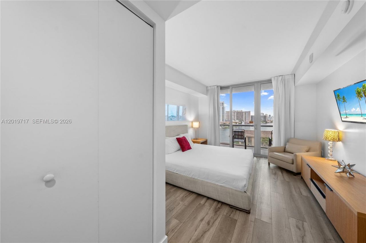 2602 E Hallandale Beach Blvd, Unit R703, Hallandale Beach, FL 33009 Photo